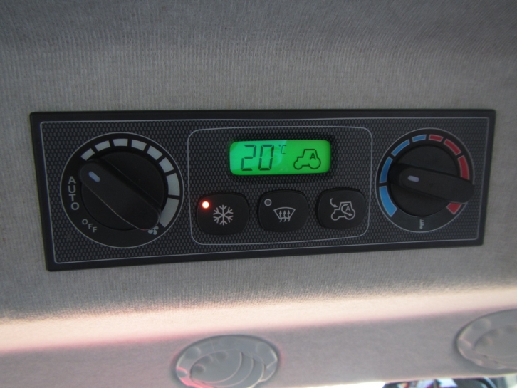 Massey Ferguson 7718 Efficient