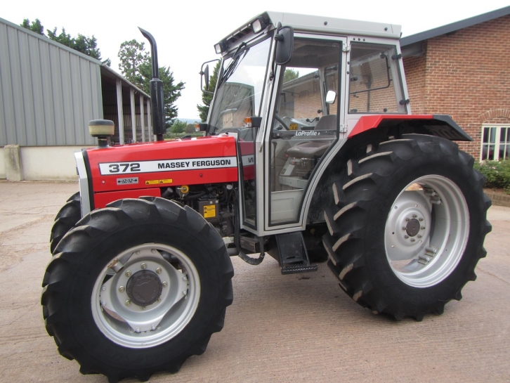 Massey Ferguson 372
