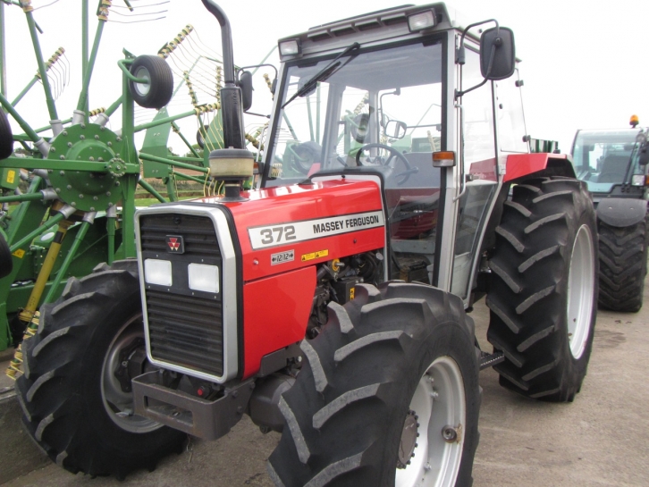 Massey Ferguson 372
