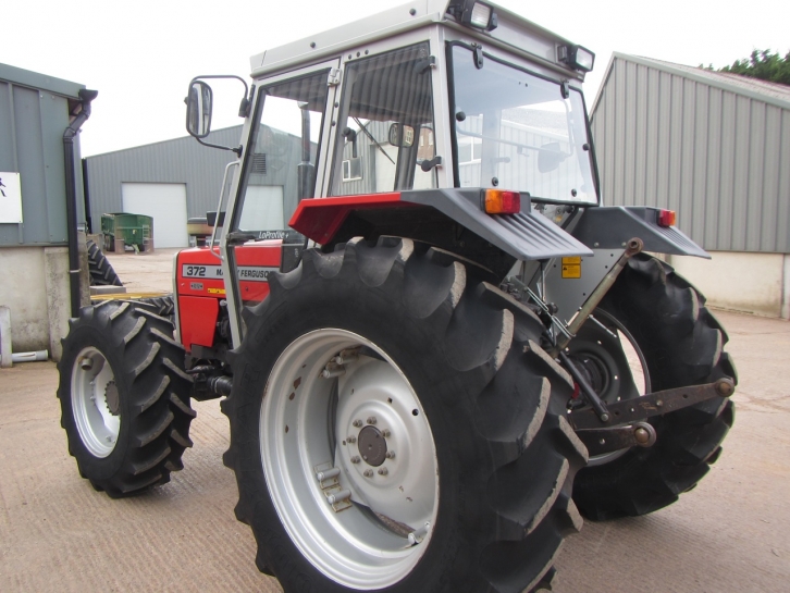 Massey Ferguson 372