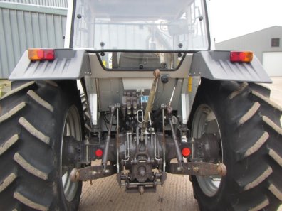 Massey Ferguson 372