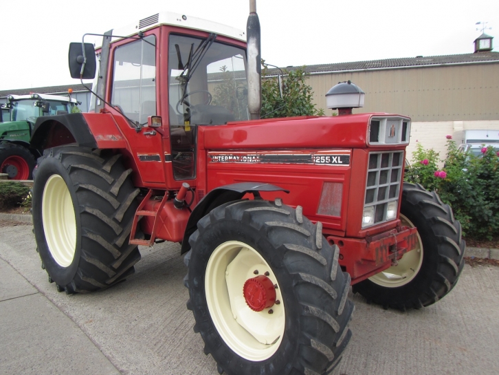 International 1255XL