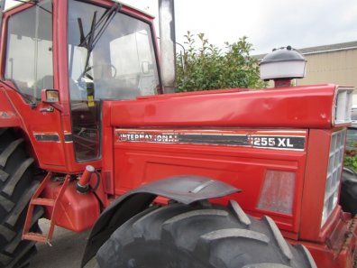 International 1255XL