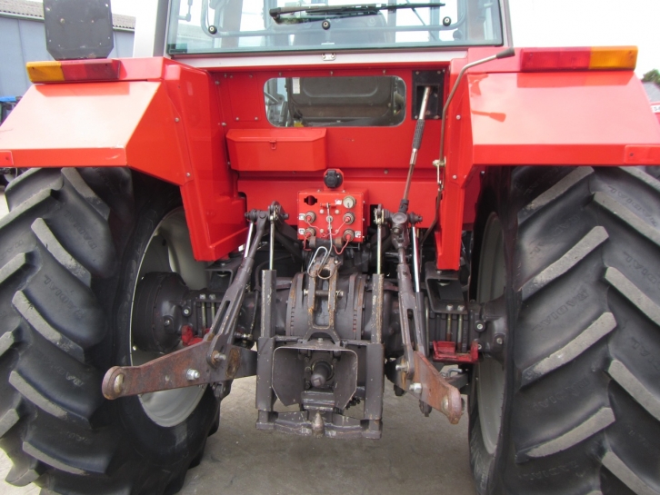 Massey Ferguson 690