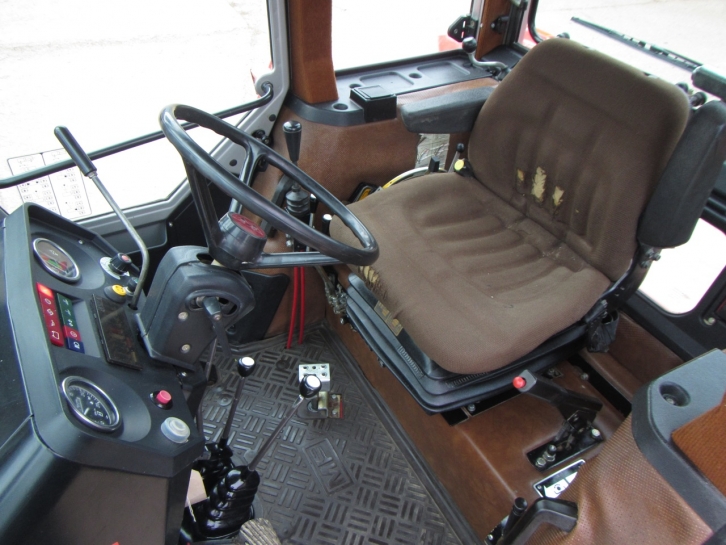 Massey Ferguson 690