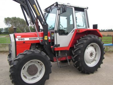 Massey Ferguson 690