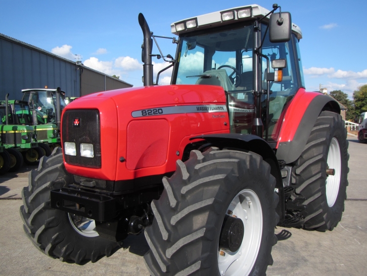 Massey Ferguson 8220
