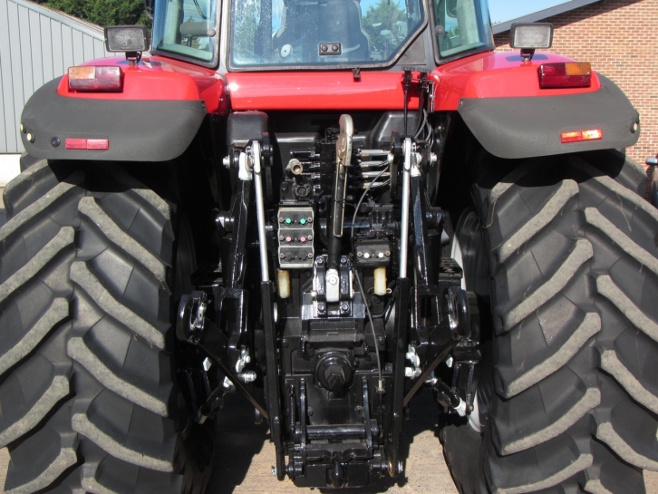 Massey Ferguson 8220