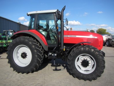 Massey Ferguson 8220