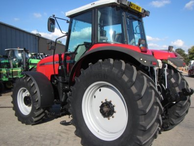 Massey Ferguson 8220
