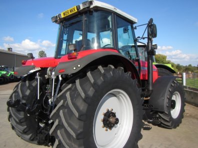Massey Ferguson 8220