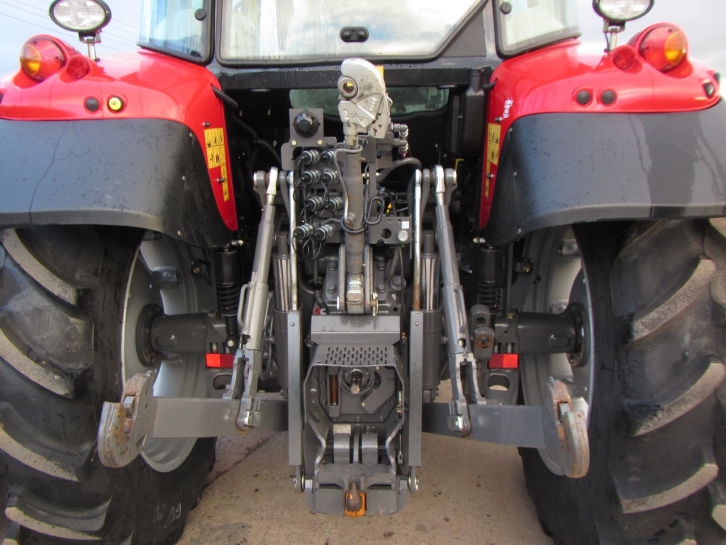 Massey Ferguson 5612 Efficent