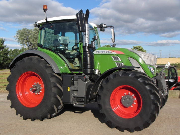 Fendt 724 Profi-Plus