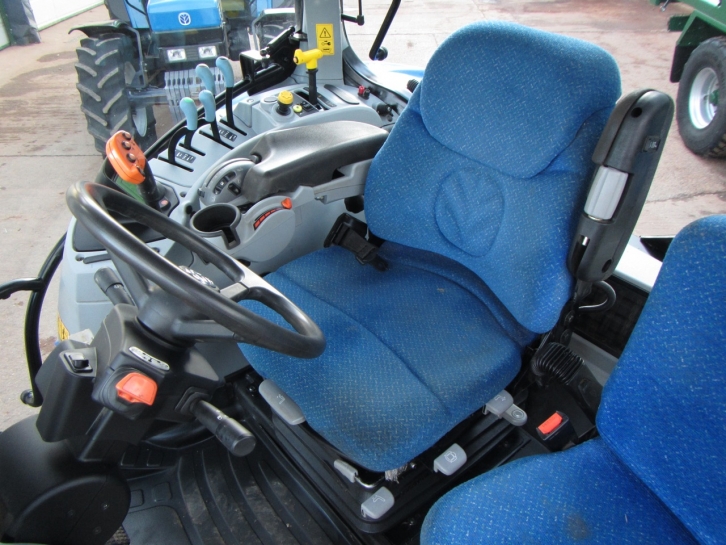 New Holland T7.235