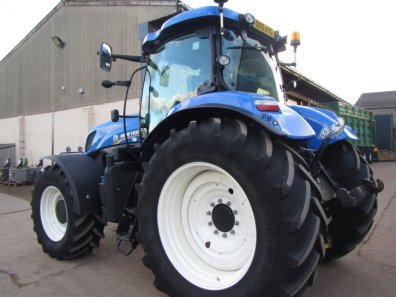 New Holland T7.235