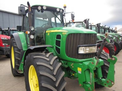 John Deere 6930
