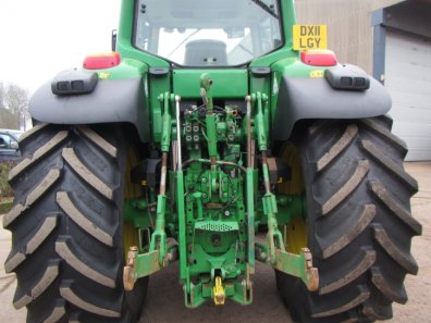 John Deere 7530