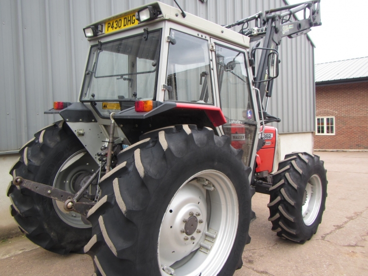 Massey Ferguson 362