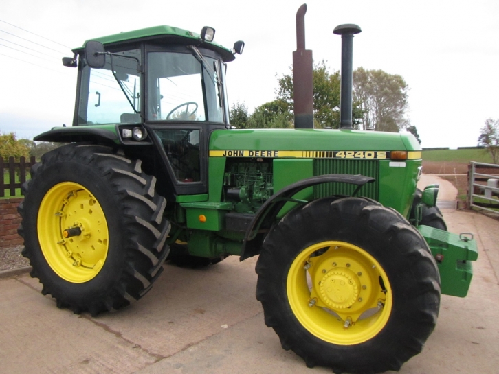 John Deere 4240S