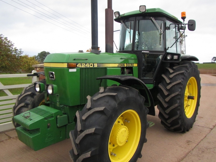 John Deere 4240S