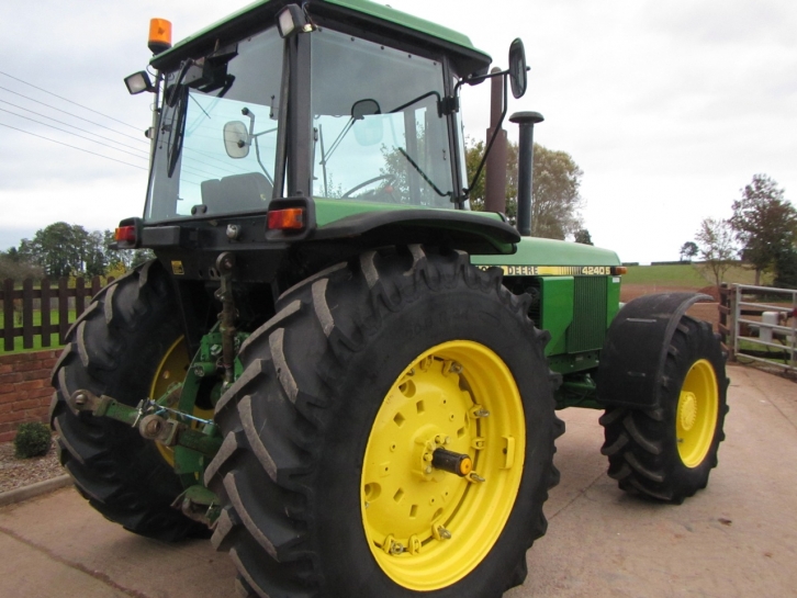 John Deere 4240S
