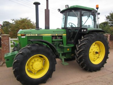 John Deere 4240S