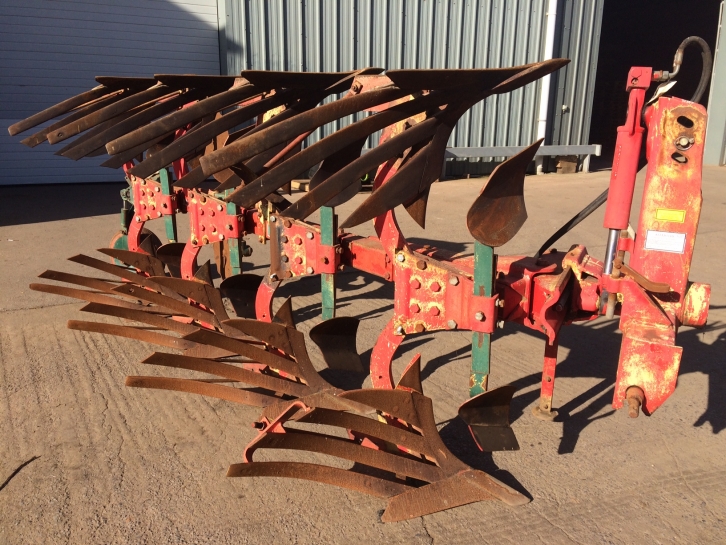 Vogel And Noot 4 furrow reversible plough