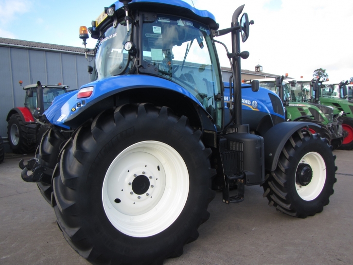 New Holland T7.200