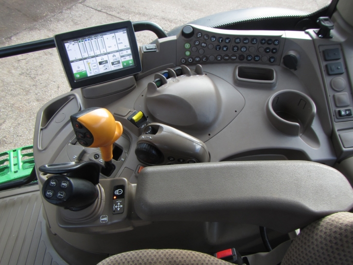 John Deere 6195R