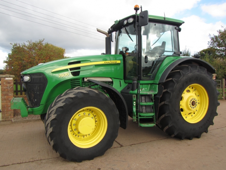 John Deere 7930