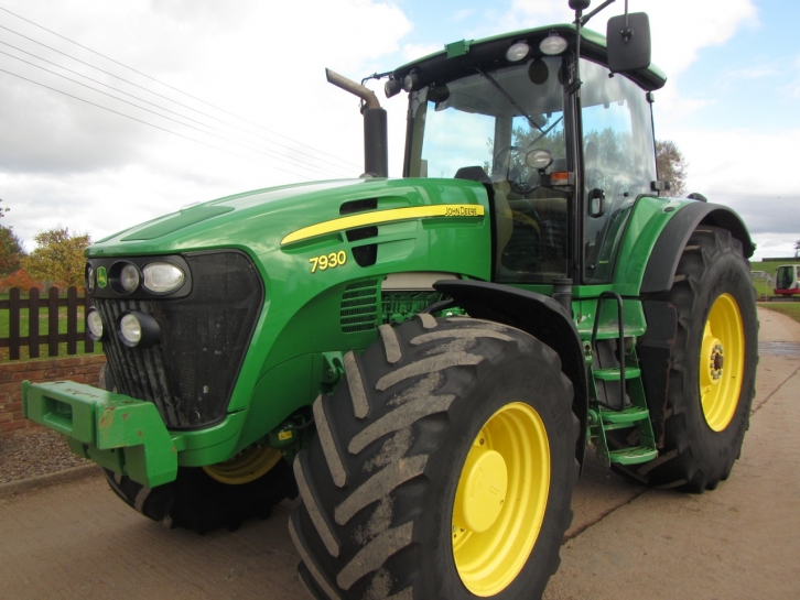 John Deere 7930