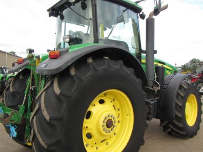 John Deere 7930
