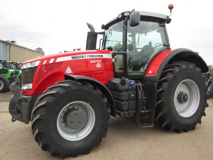 Massey Ferguson 8670