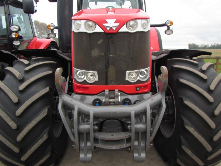 Massey Ferguson 8670