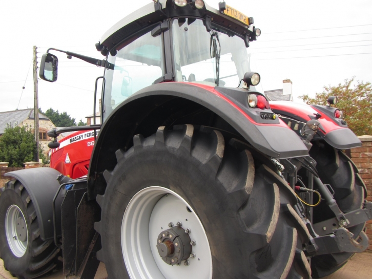 Massey Ferguson 8670
