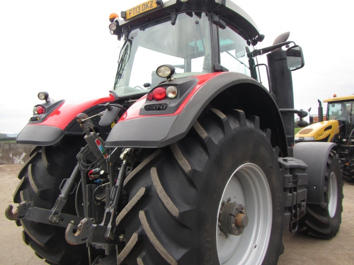 Massey Ferguson 8670