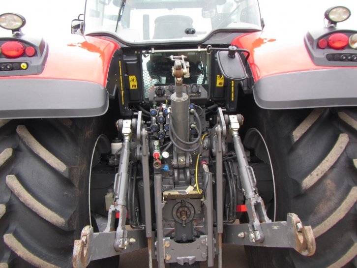 Massey Ferguson 8670
