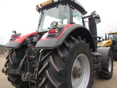 Massey Ferguson 8670