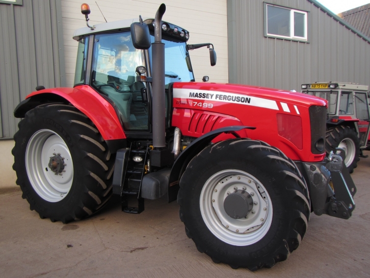 Massey Ferguson 7499