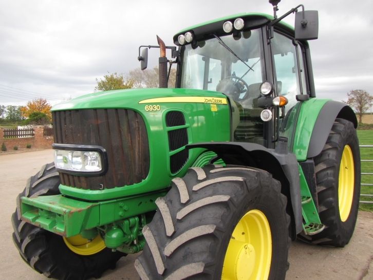 John Deere 6930
