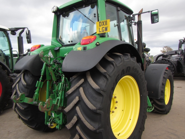 John Deere 6930