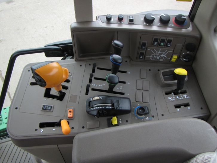 John Deere 6170M