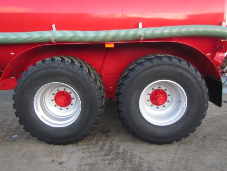 Redrock 3500 Gallon tanker