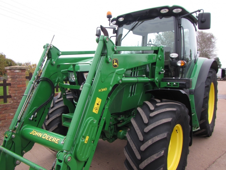 John Deere 6125R