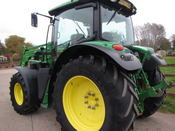 John Deere 6125R