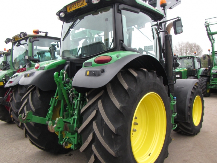John Deere 6125R