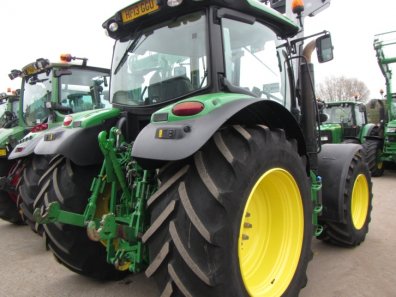 John Deere 6125R