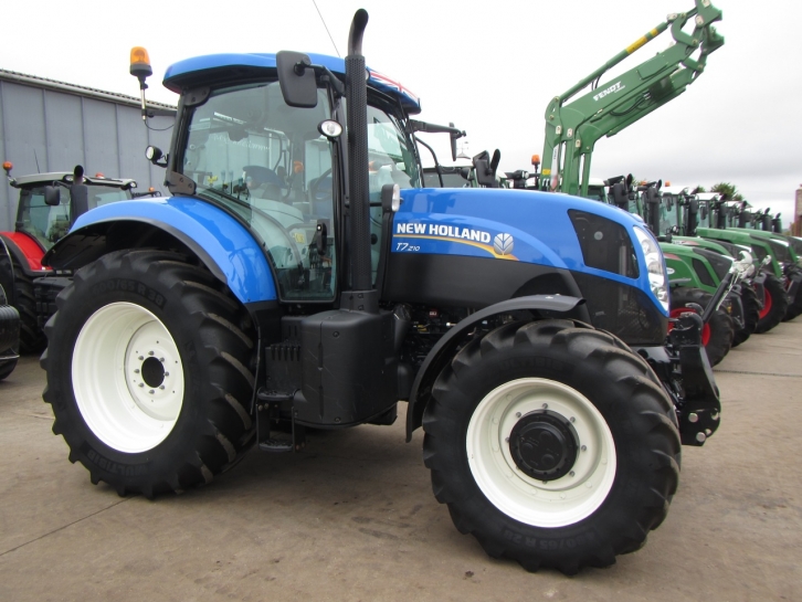 New Holland T7.210
