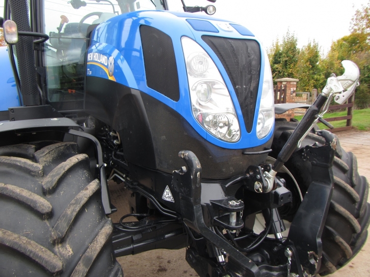 New Holland T7.210