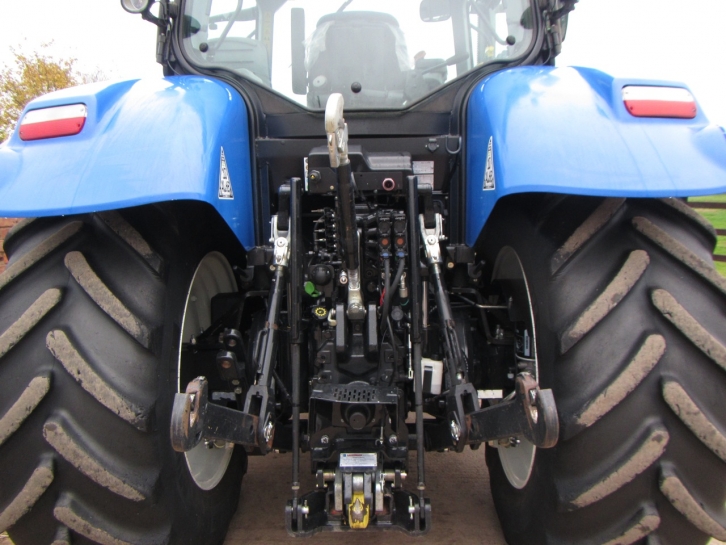 New Holland T7.210